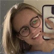 Studentessa universitaria offro aiuto compiti e ripetizioni per elementari e medie